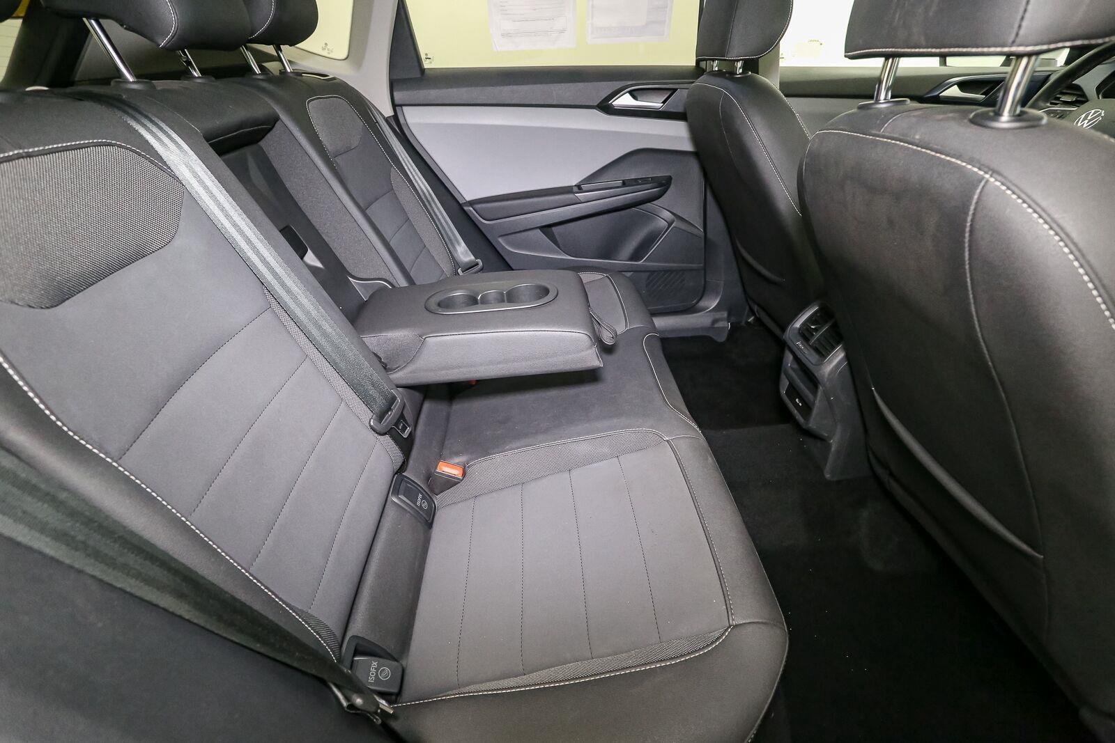 Used 2023 Pure White Volkswagen SE image 24