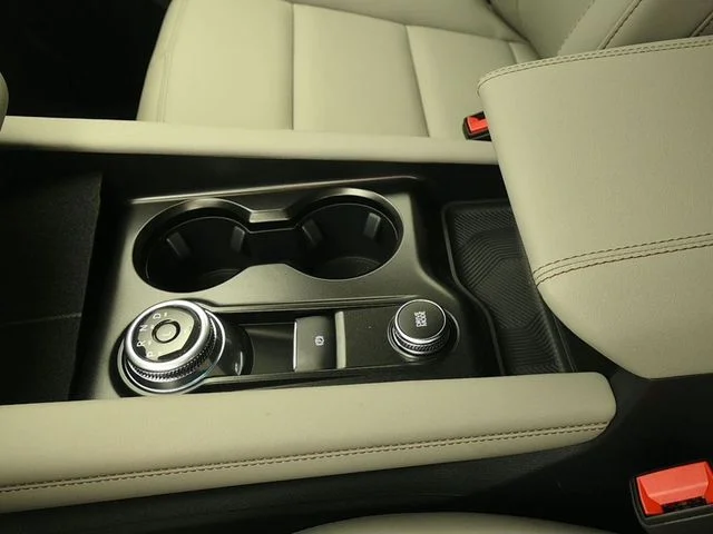 New 2026 Star White Metallic Tri-Coat Ford Active image 14