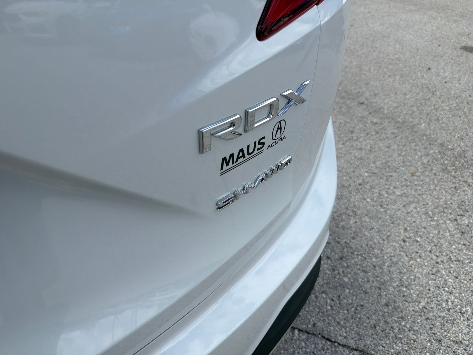 Certified Used 2025 Platinum White Acura Base image 38