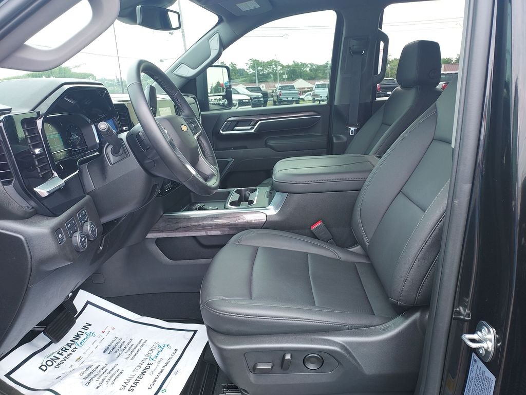 Used 2025 Black Chevrolet LTZ image 13