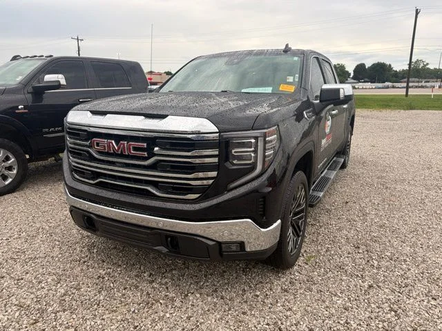 Used 2025 Black GMC SLT image 2