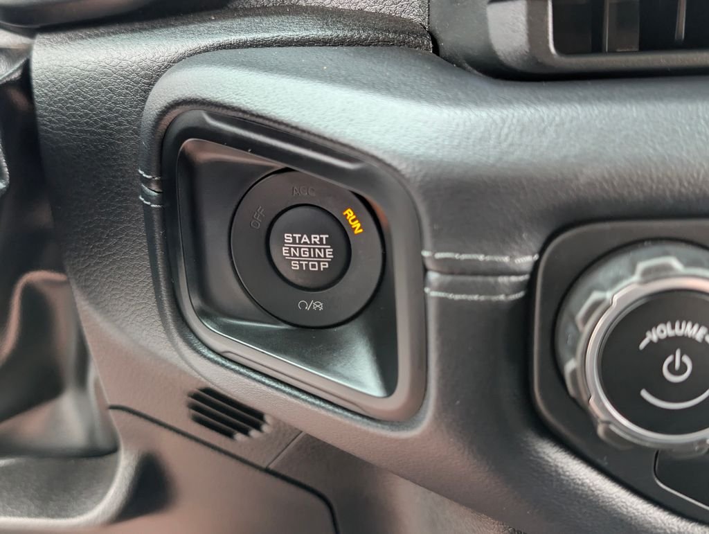 2024 Jeep Wrangler 4-Door Sahara - Photo 30