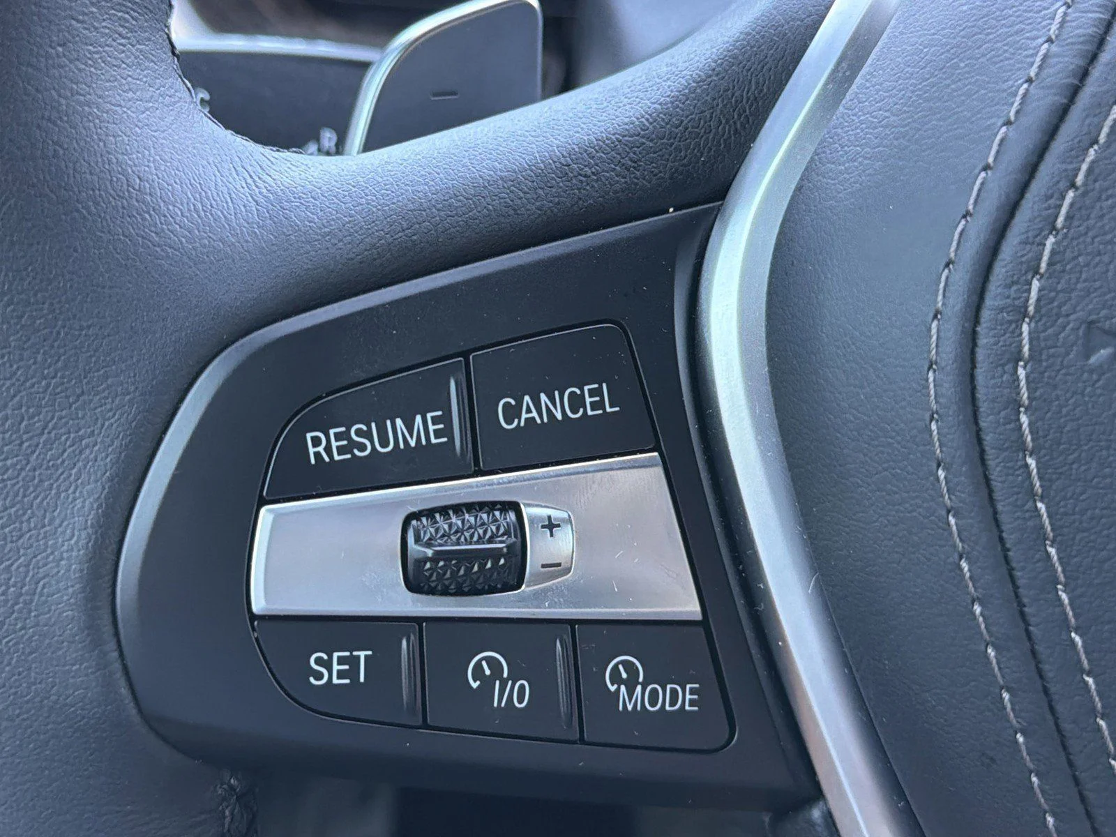 New 2026 Black Sapphire Metallic BMW sDrive40i image 32