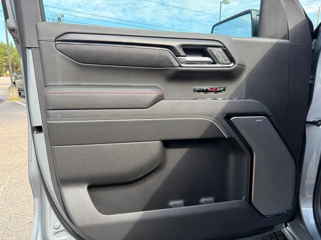 2026 GMC Sierra 1500 AT4X - Photo 9