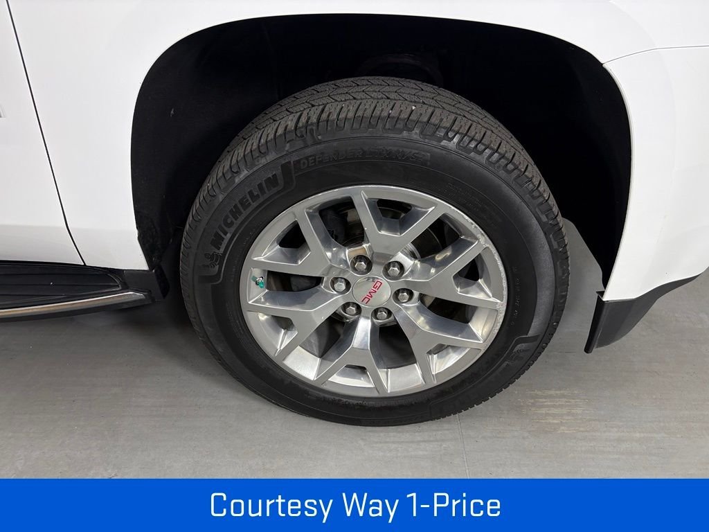 Used 2019 White GMC SLE image 13