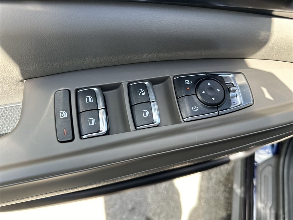 2025 Kia Carnival LX photo 4