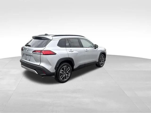New 2026 Sonic Silver Toyota XLE image 6