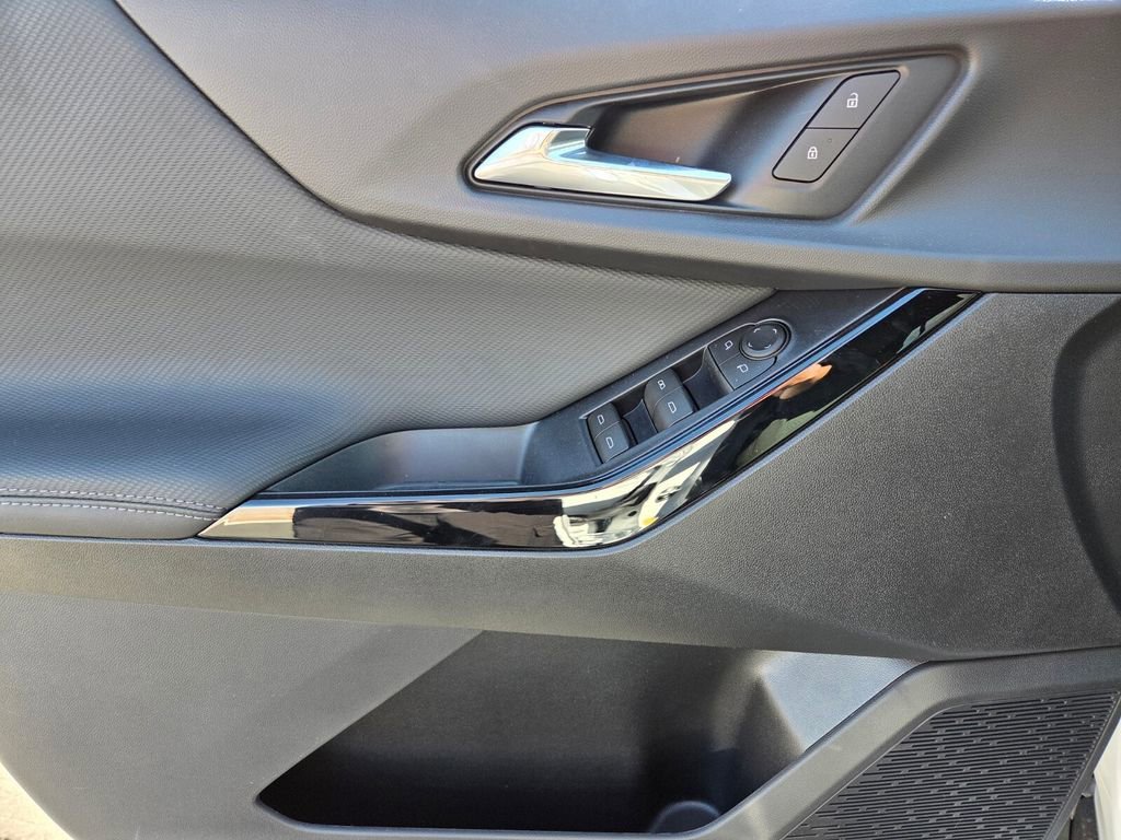 2026 Chevrolet Equinox LT - Photo 9