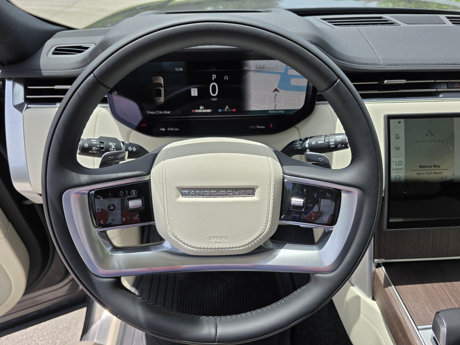 New 2026 Charente Grey LAND ROVER SE image 15