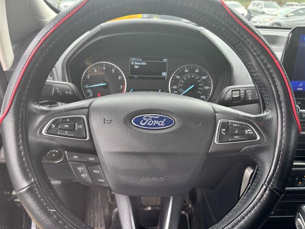 Used 2020 Shadow Black Ford SE image 13