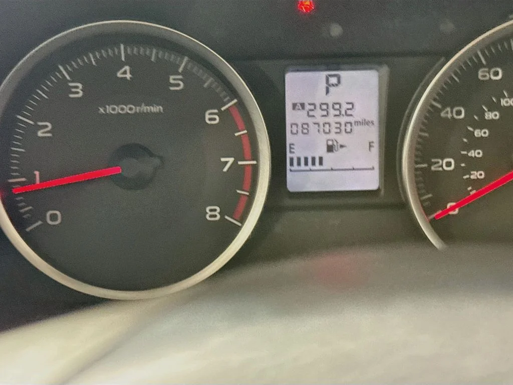 Used 2015 White Subaru 2.5i Premium image 14