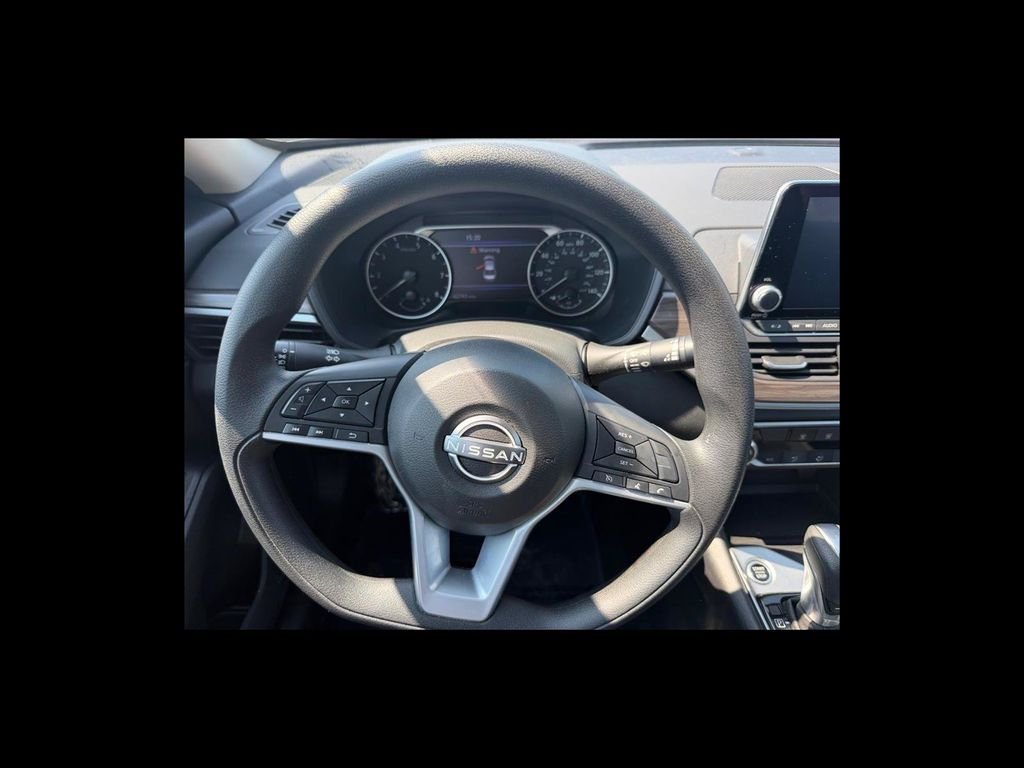 Used 2025 Gray Nissan 2.5 SV image 14