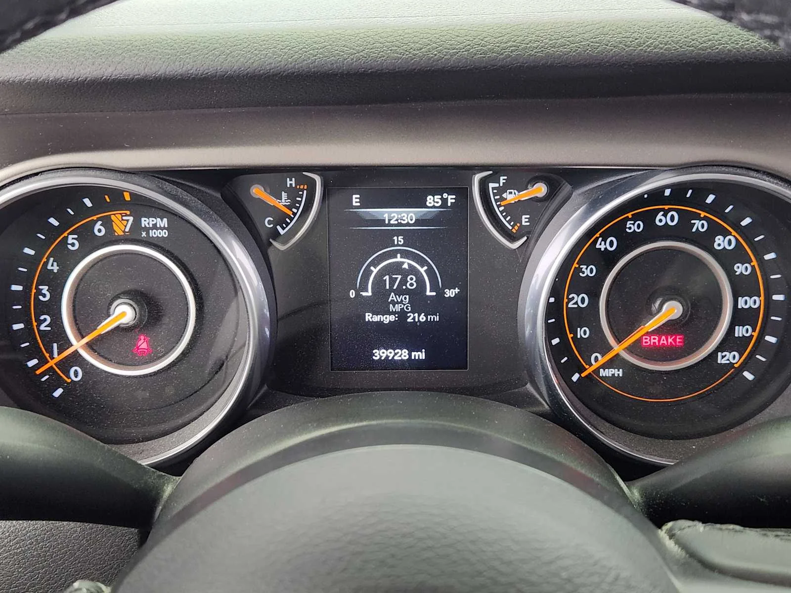 Used 2018 Bright White Clearcoat Jeep Sport S image 13