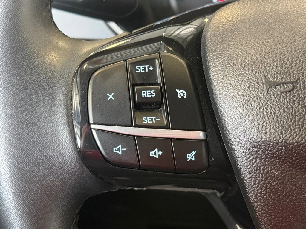 Used 2022 Gray Ford SE image 30
