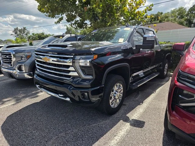 Used 2025 Black Chevrolet High Country image 3
