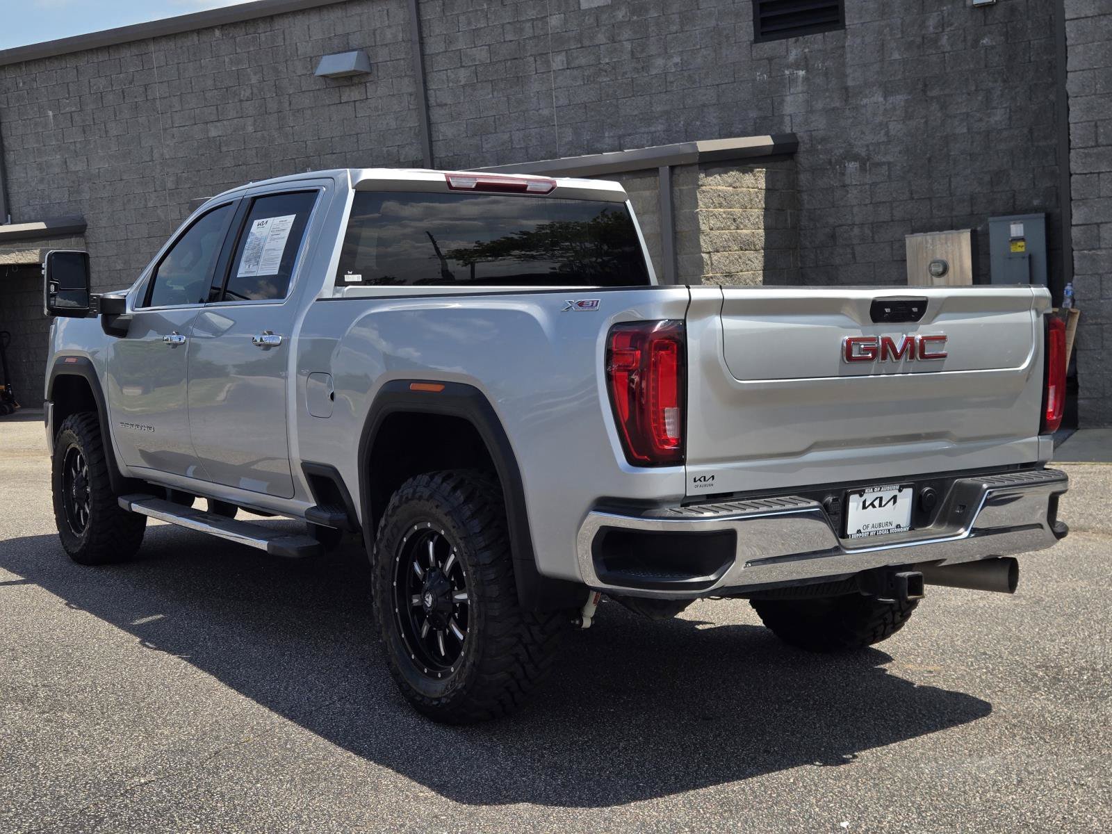 Used 2022 Quicksilver Metallic GMC SLT image 8