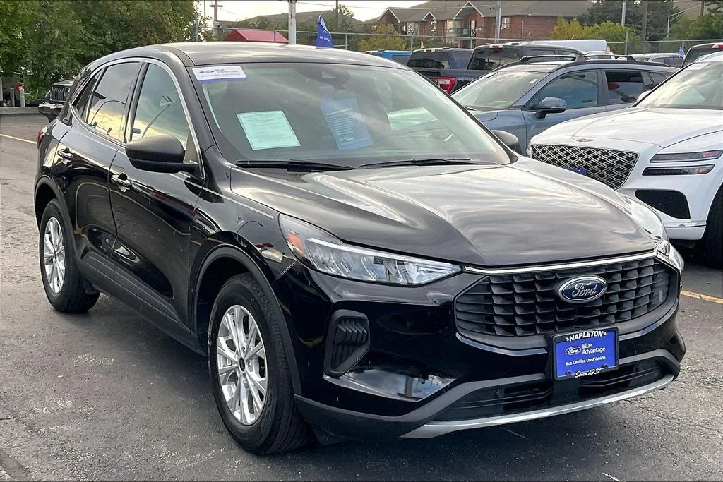 Used 2023 Black Ford Active image 34