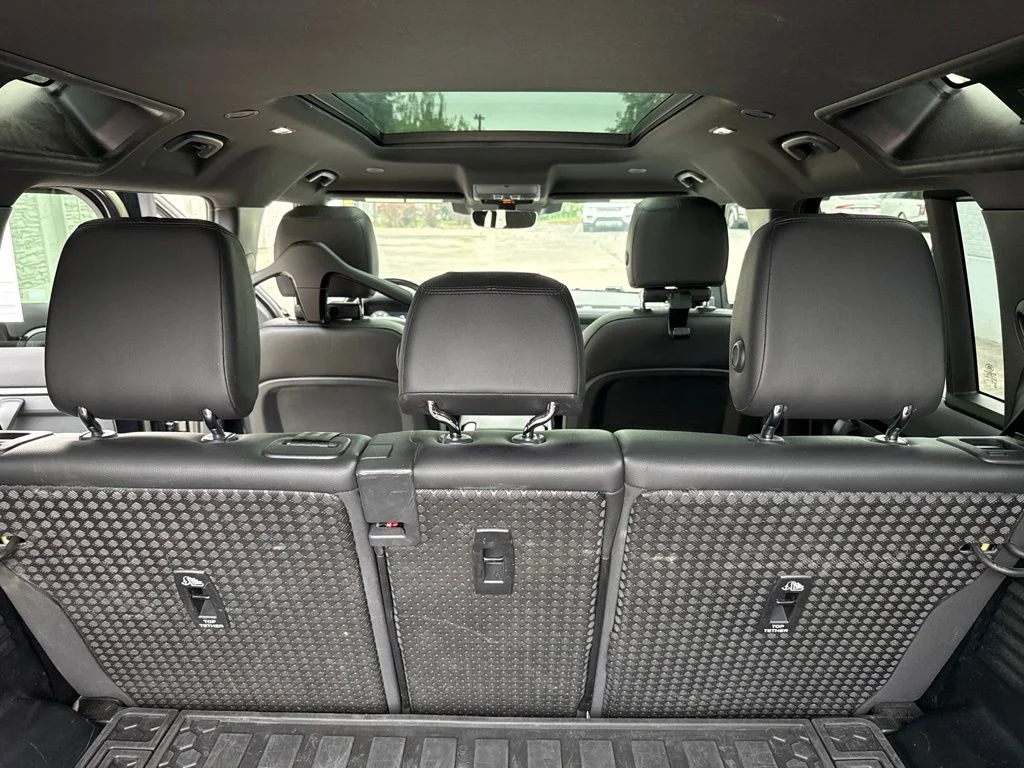 Used 2023 Black Land Rover S image 10