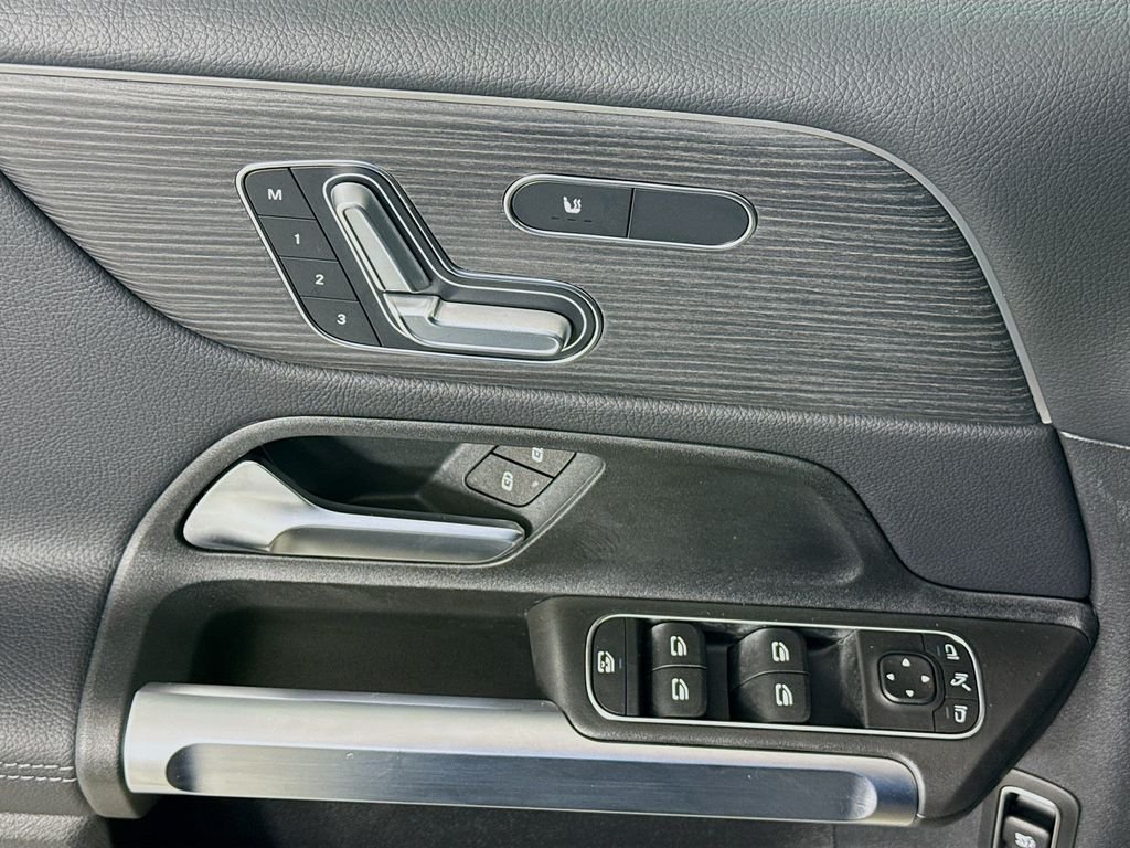 Used 2026 Gray Mercedes-Benz GLB 250 image 18