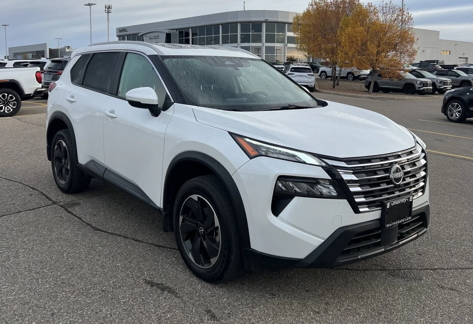 Used 2026 White Nissan SV Moonroof AWD image 7