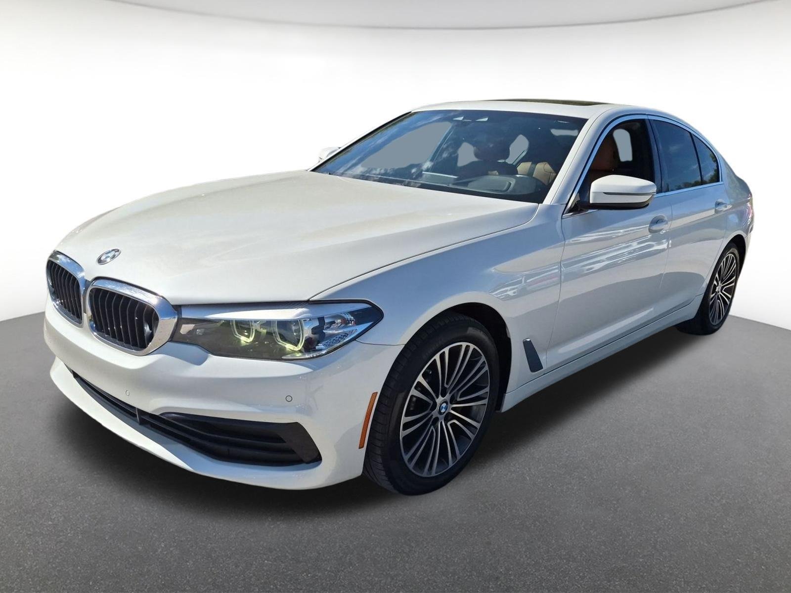 2019 BMW 5 Series 530i xDrive AWD photo