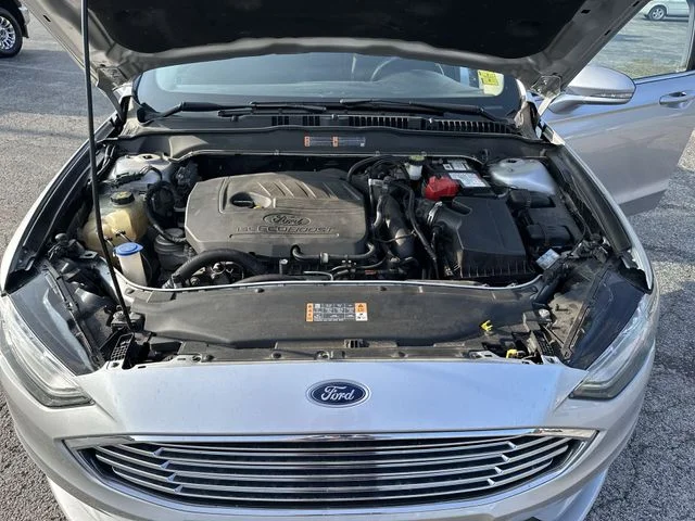Used 2018 Silver Ford SE image 19