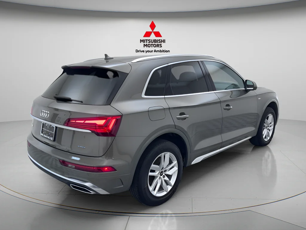 Used 2023 District Green Metallic Audi 45 S line Premium image 4