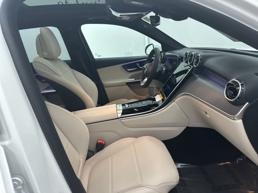 Used 2026 White Mercedes-Benz GLC 300 image 27
