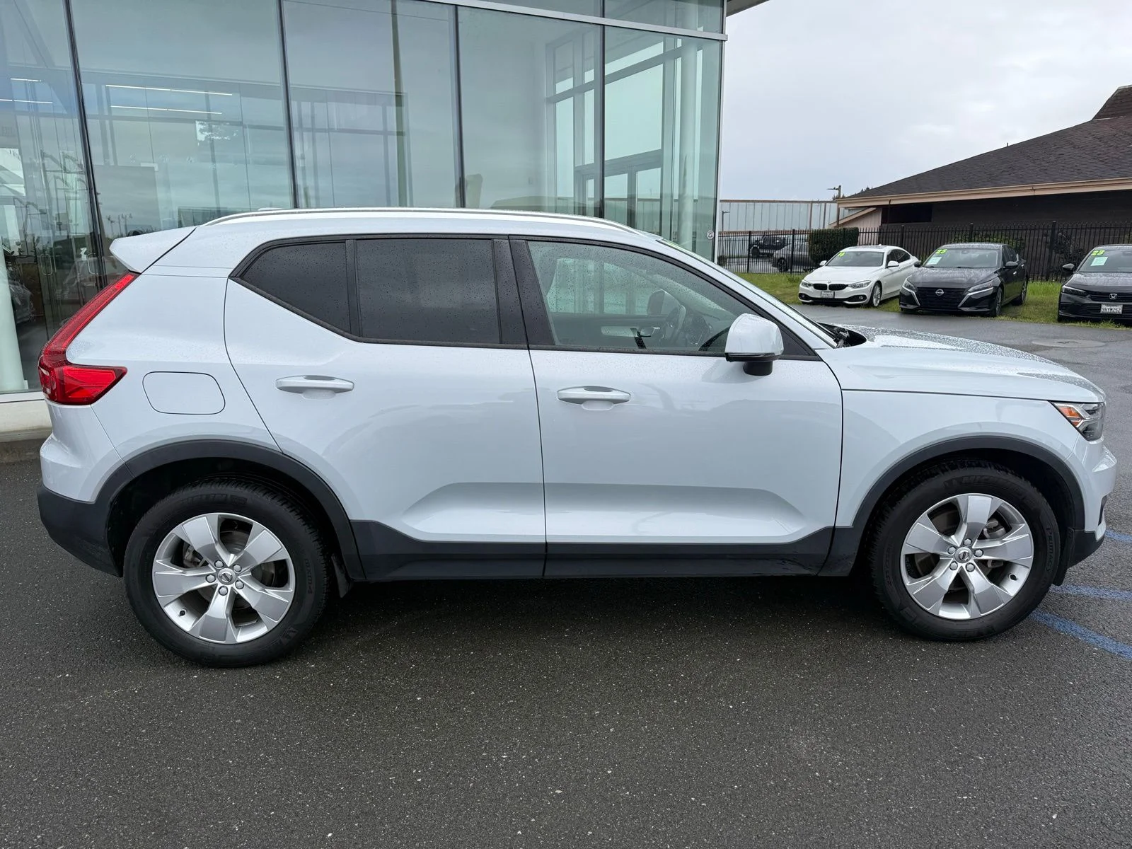 Used 2021  Volvo Momentum image 7
