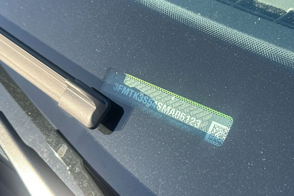 Used 2025 Green Metallic Ford Premium image 9