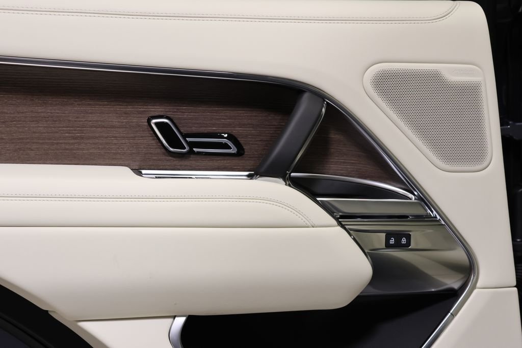 New 2026 Varesine Blue LAND ROVER SE PHEV image 33