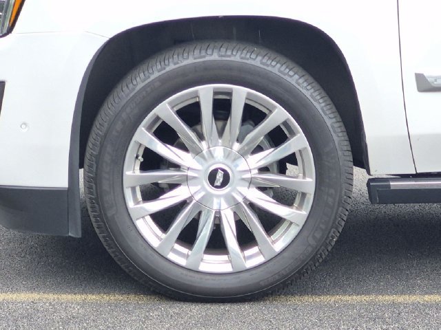Used 2018 CRYSTAL WHITE TRICOAT Cadillac Platinum image 12
