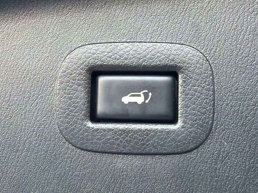 2018 Nissan Armada SL - Photo 19