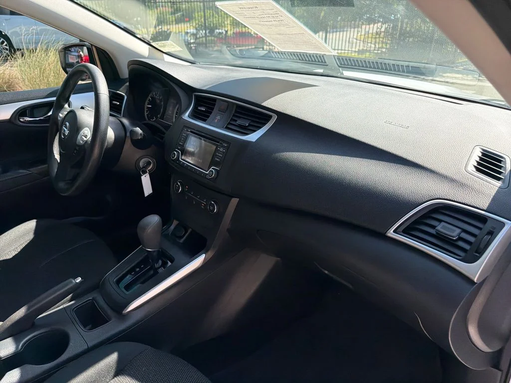 Used 2018 White Nissan S image 37