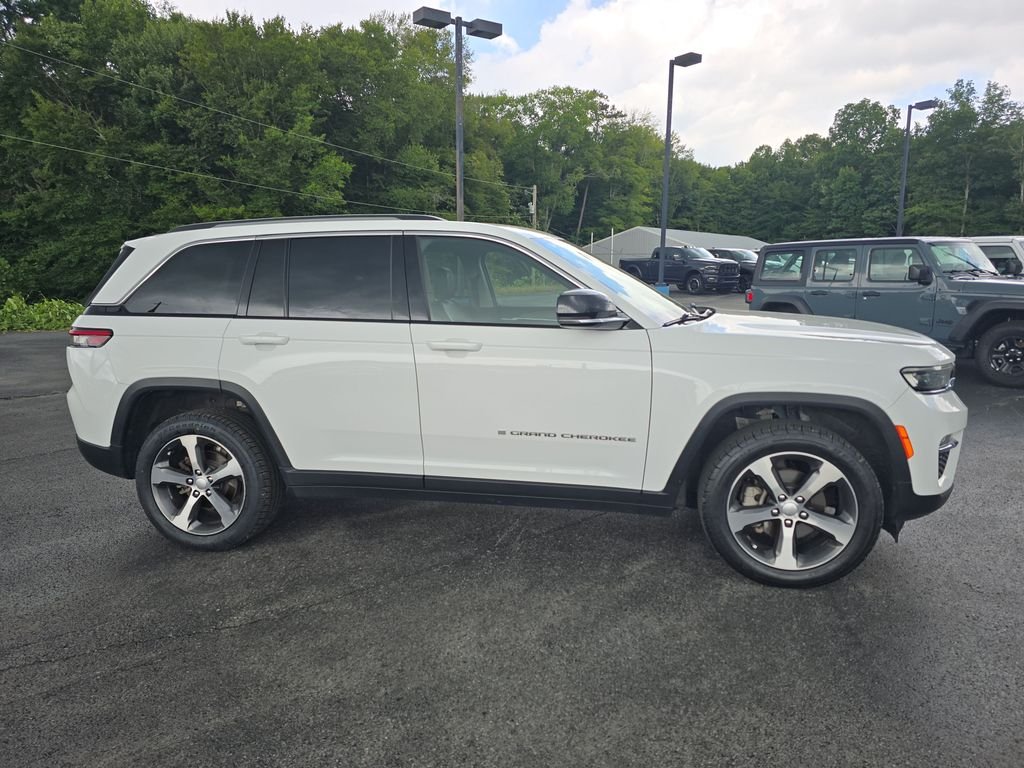 Used 2023 White Jeep Limited image 6