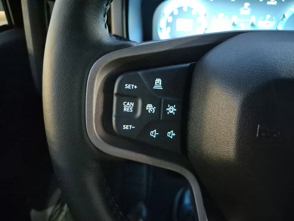 New 2025 Velocity Blue Metallic Ford Badlands® image 25