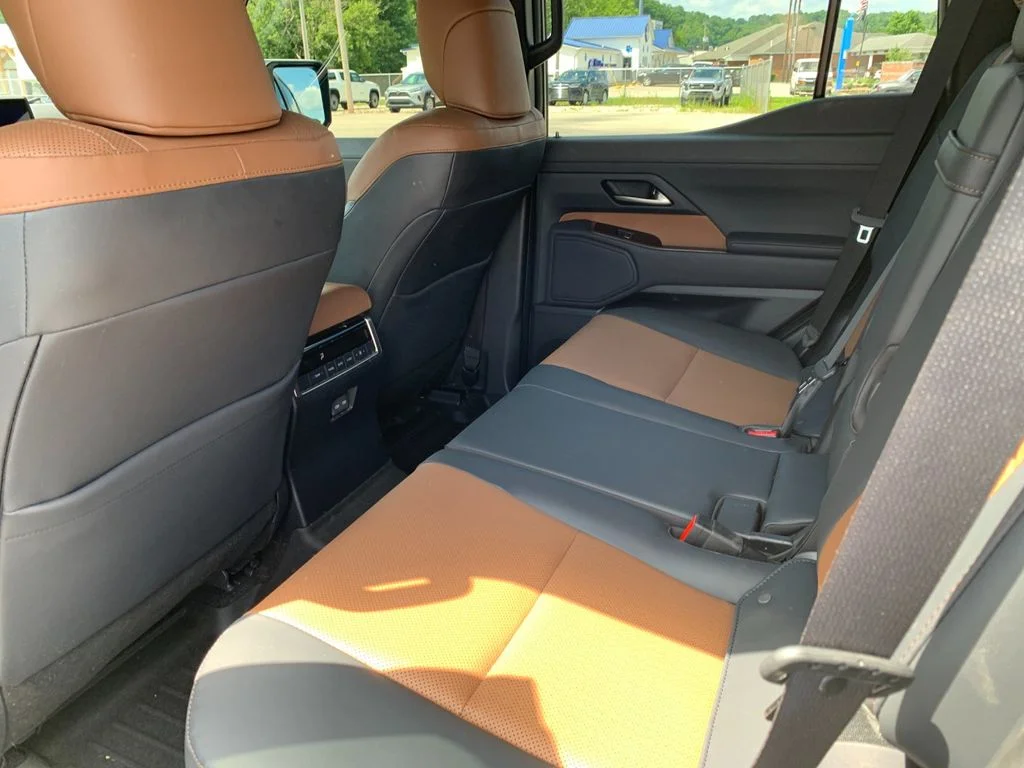 Used 2024 White Lexus 550 Premium image 14