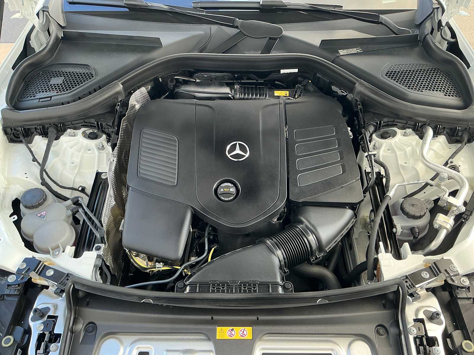Certified Used 2026 Polar White Mercedes-Benz GLC 300 image 26