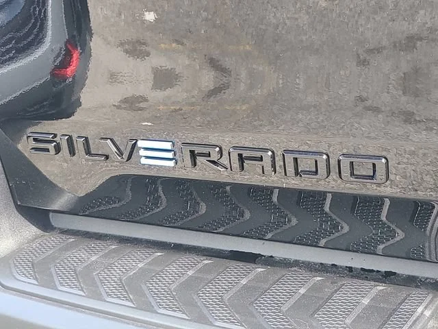 New 2026 Black Chevrolet LT - Extended Range image 9