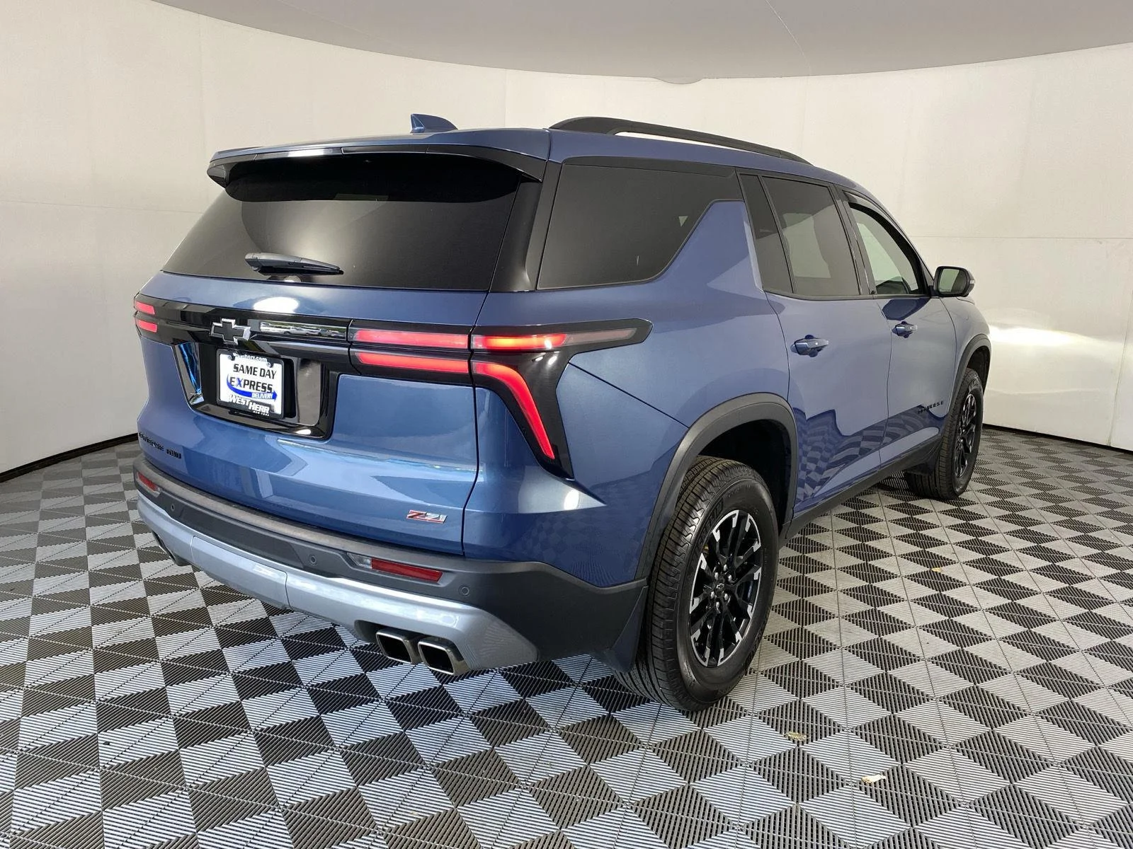 Used 2024 Lakeshore Blue Metallic Chevrolet  image 9