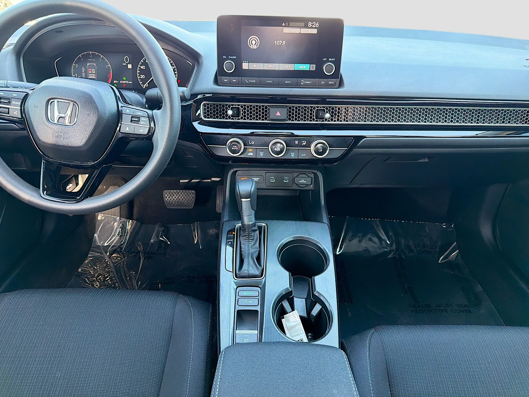 Used 2025 Meteorite Gray Metallic Honda LX image 17