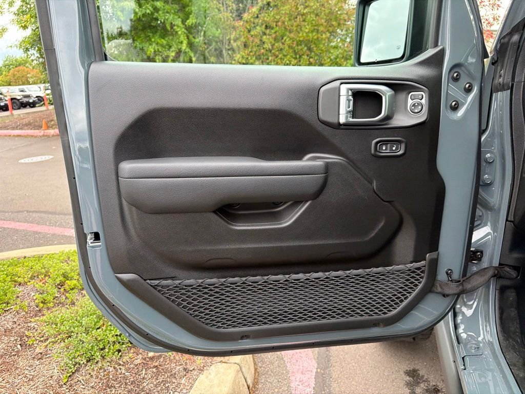 New 2026 Anvil Clear-Coat Exterior Paint Jeep Mojave image 11