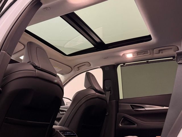 New 2026 RADIANT WHITE INFINITI Luxe FWD image 30