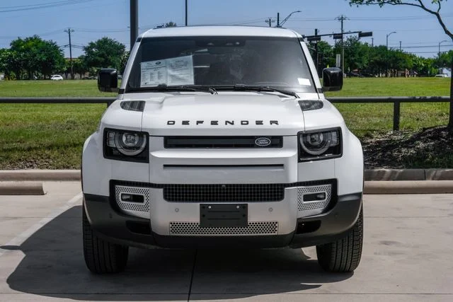 Used 2025 White Land Rover S image 6