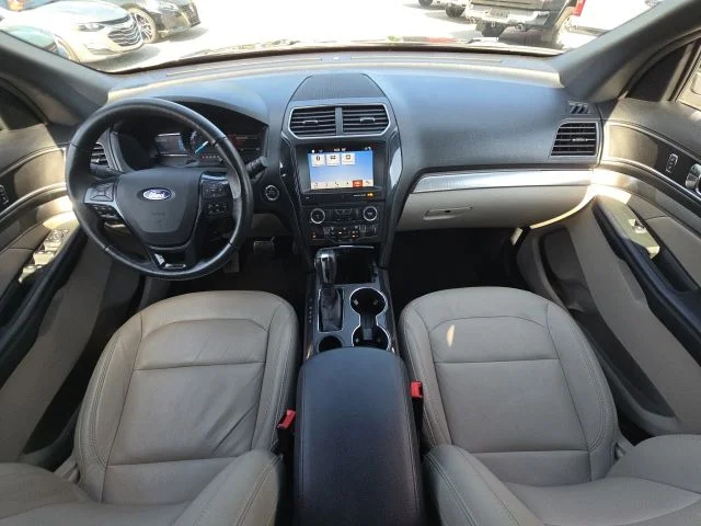 Used 2018 Gray Ford XLT image 38