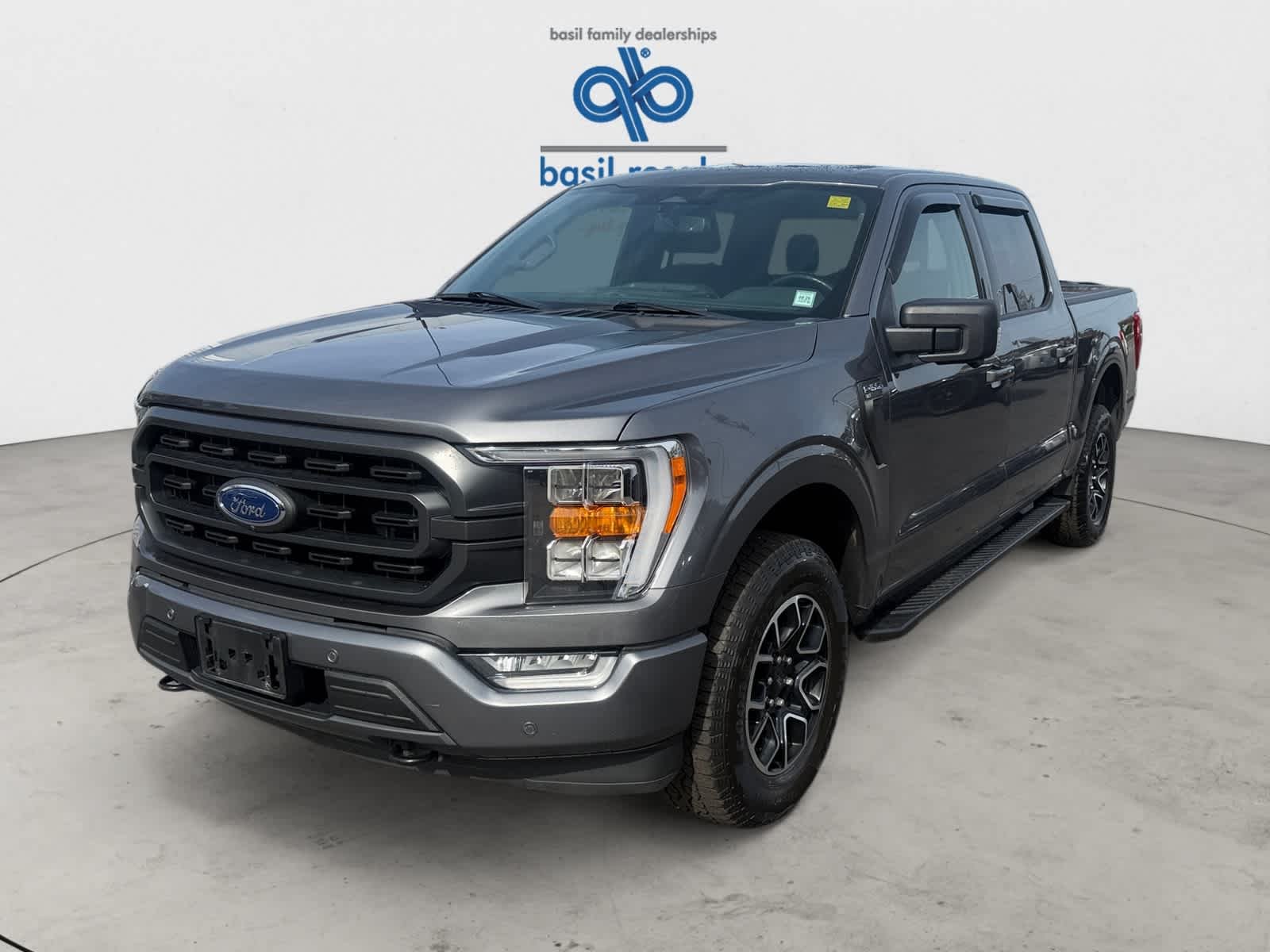 Used 2022 Carbonized Gray Ford XLT image 2