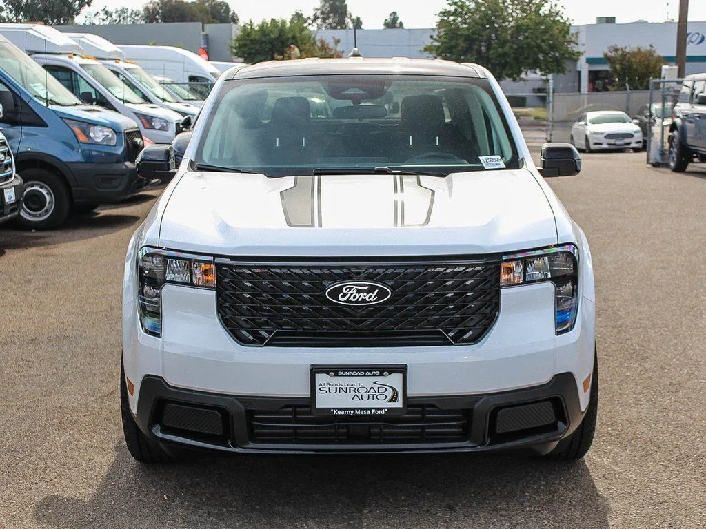 New 2025 White Ford XLT image 2