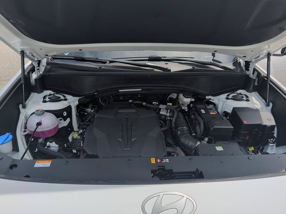 Used 2026 Creamy White Pearl Hyundai SEL 7P image 28