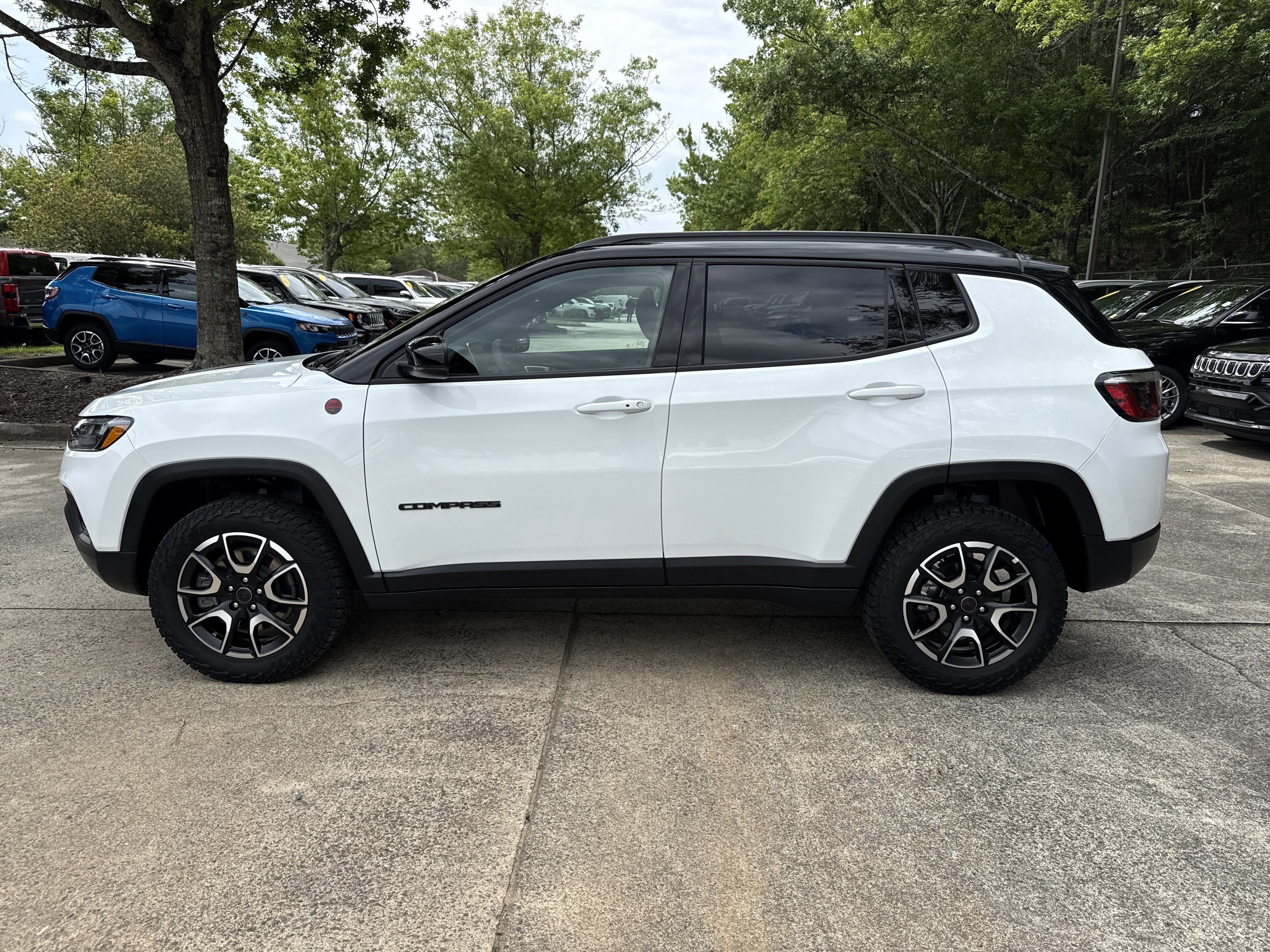 Used 2025 Bright White Clearcoat Jeep Trailhawk image 4