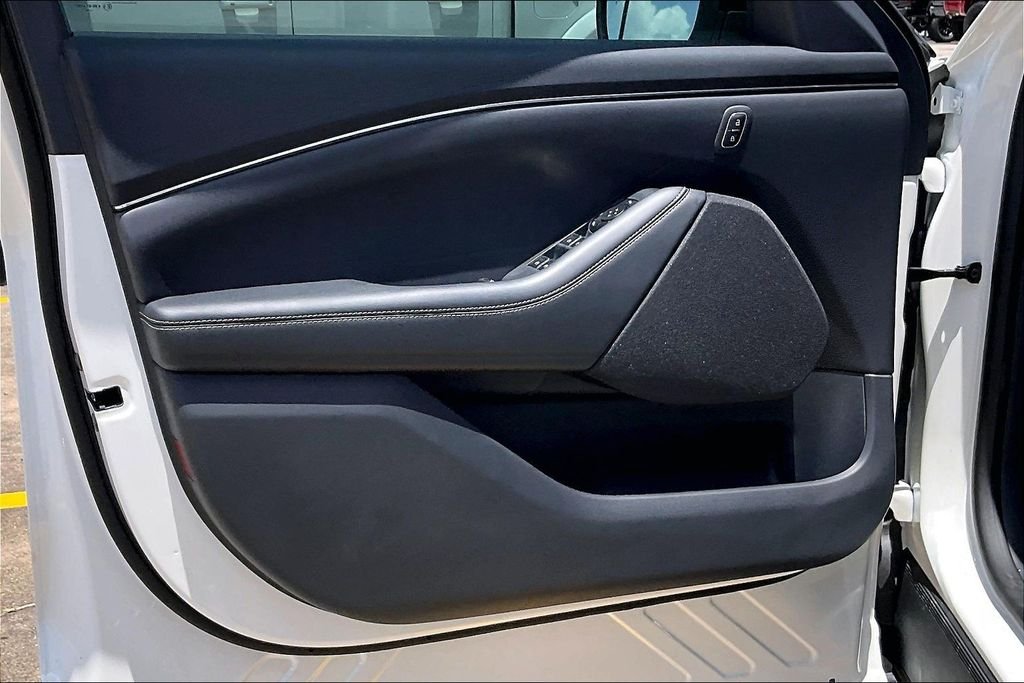 New 2026 Star White Metallic Tri-coat Ford Select image 13